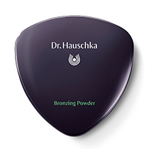 Пудра для лица с бронзовым эффектом 01 (Bronzing Powder 01) Dr. Hauschka | интернет-магазин натуральных товаров 4fresh.ru - фото 2